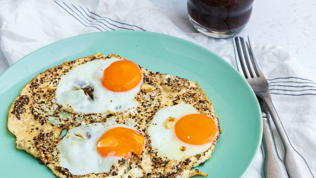 Cacio e Pepe Eggs